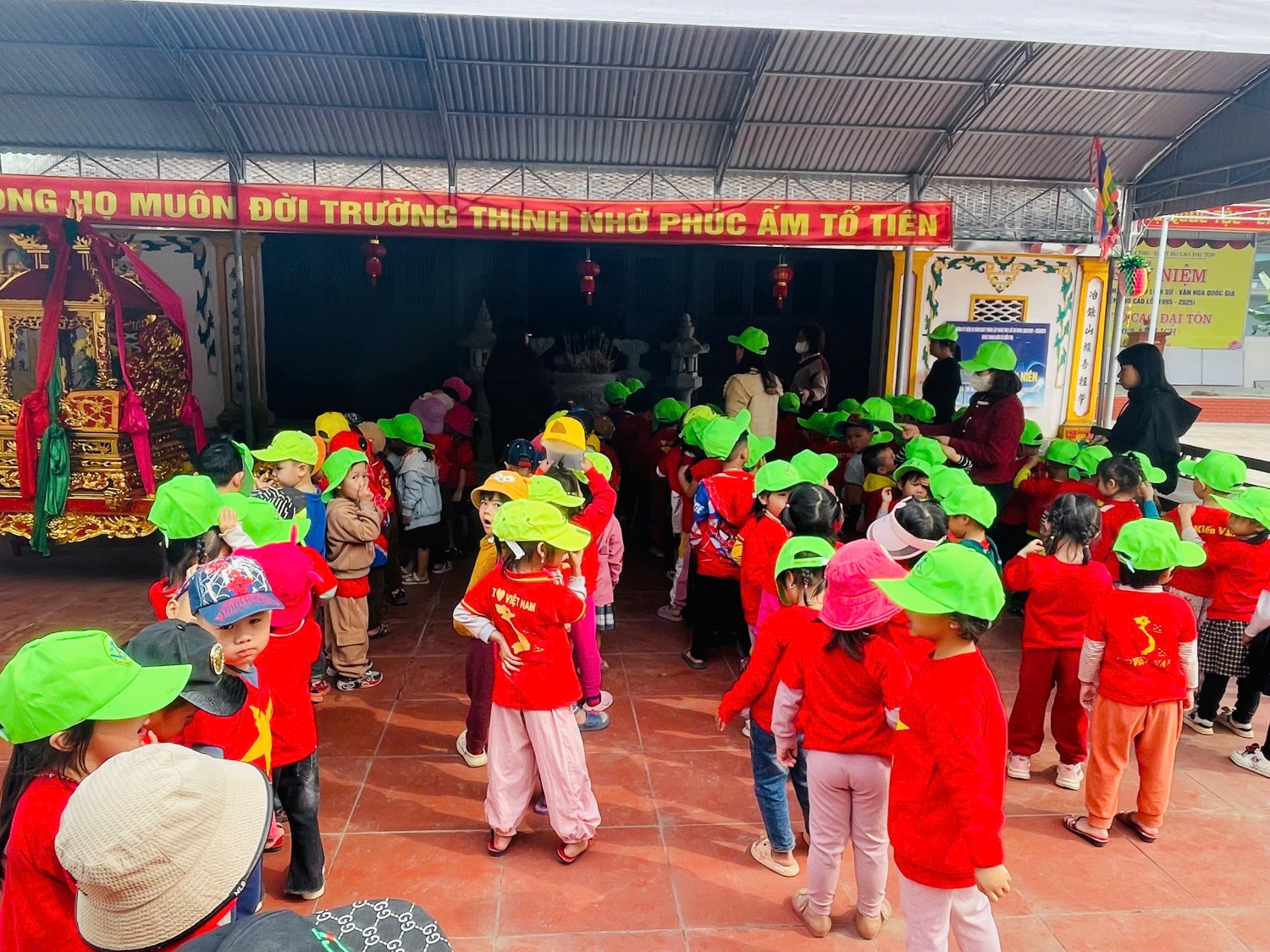 Ảnh đi tham quan đền thờ Cao Lỗ 25